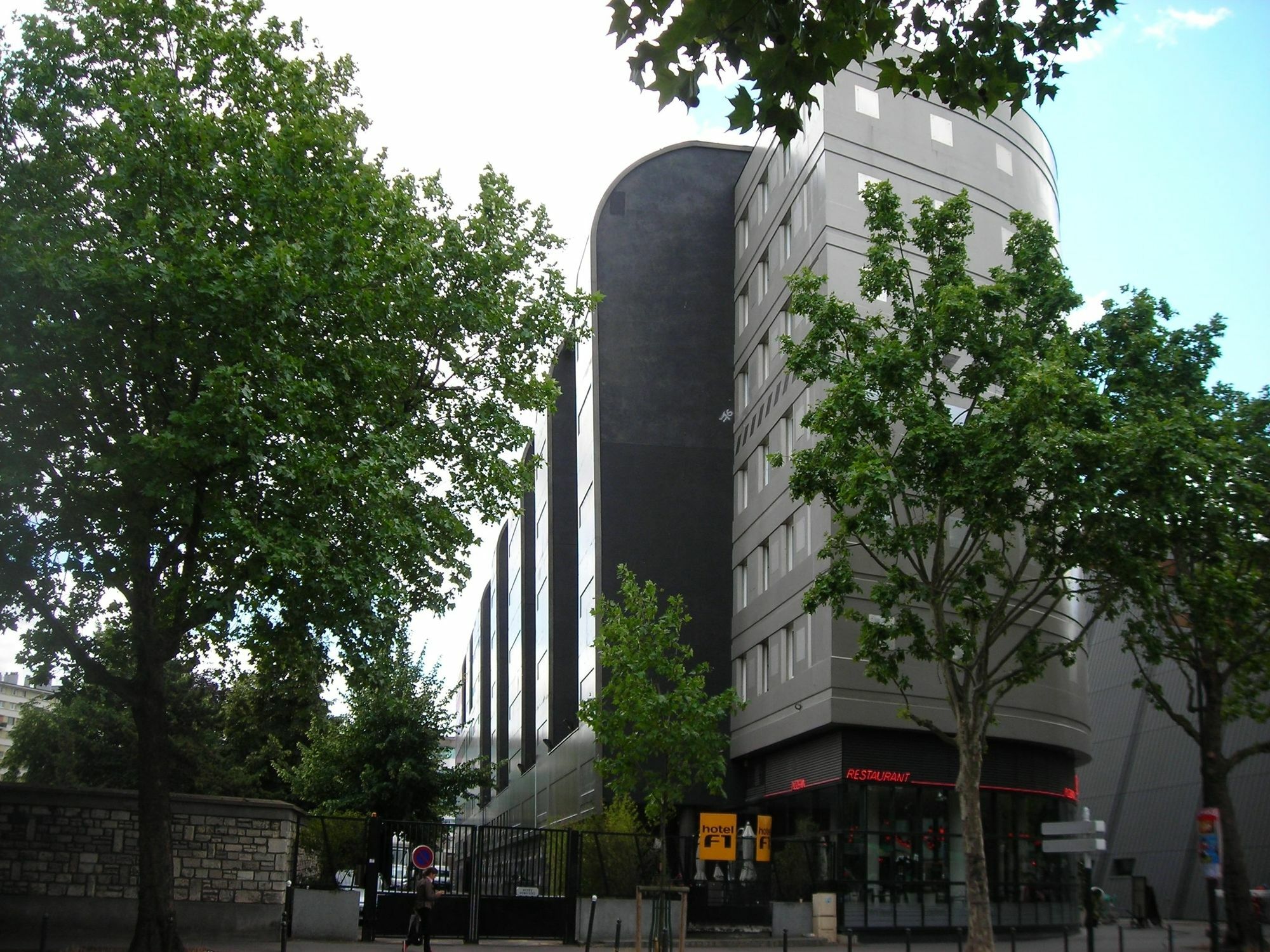 Hotelf1 Paris Porte De Chatillon Luaran gambar